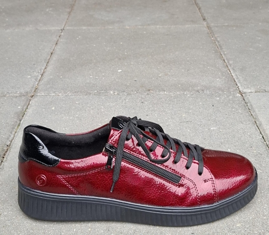 Remonte sneaker / Rød og sort lak